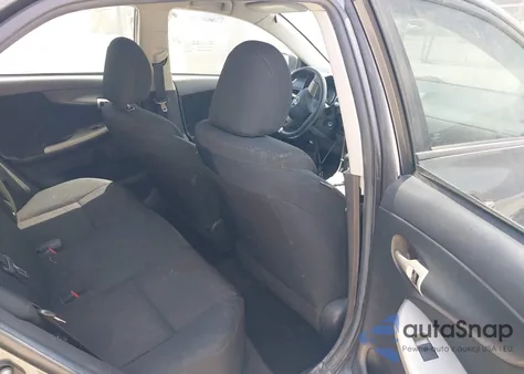 2011 Toyota Corolla S z USA, uszkodzony, nr VIN 2T1BU4EE3BC750607